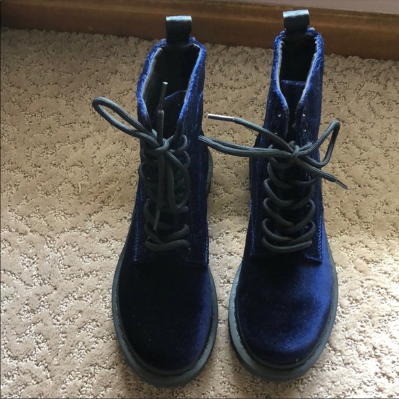 New! Dr Martens Combat Blue Embossed Velvet - Picture 5 of 7